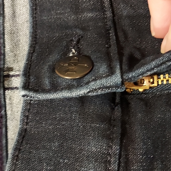 NWOT Women's NYDJ Denim Lift Tuck Capris Size 10 - Picture 5 of 11